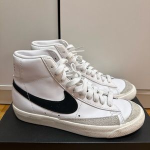Nike Blazer Mid ‘77 Woman’s Sneakers